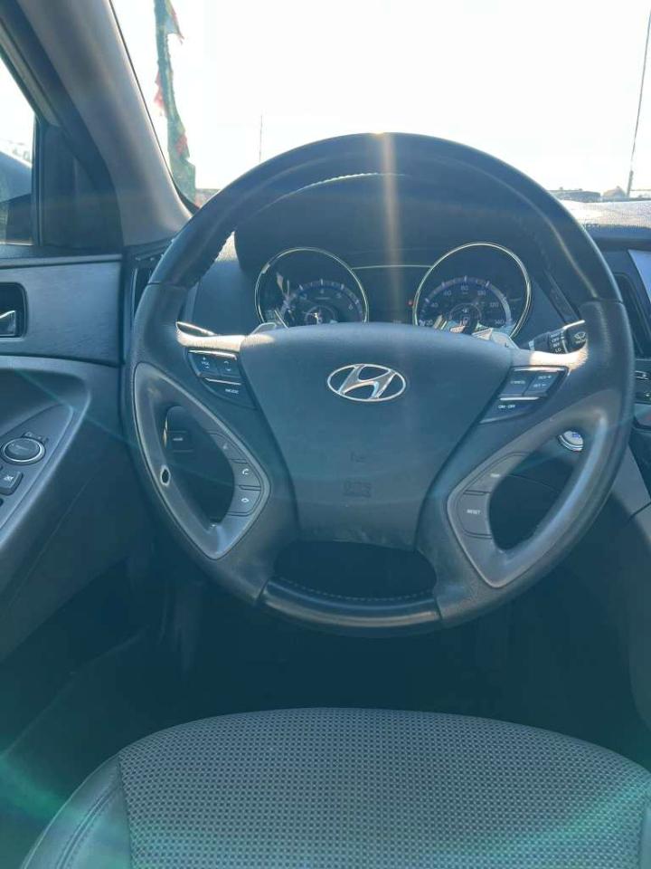 Hyundai Sonata SE 2013