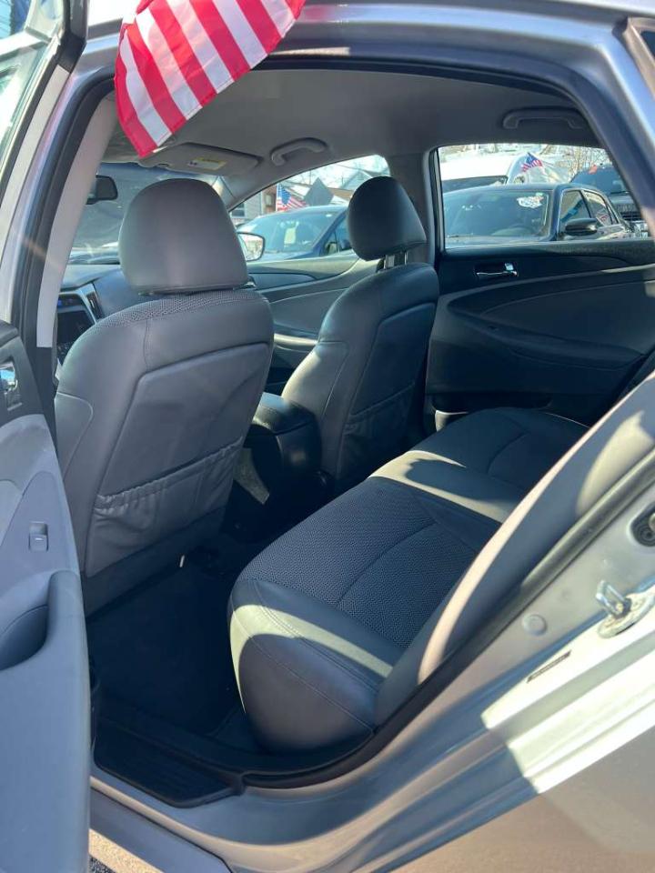 Hyundai Sonata SE 2013