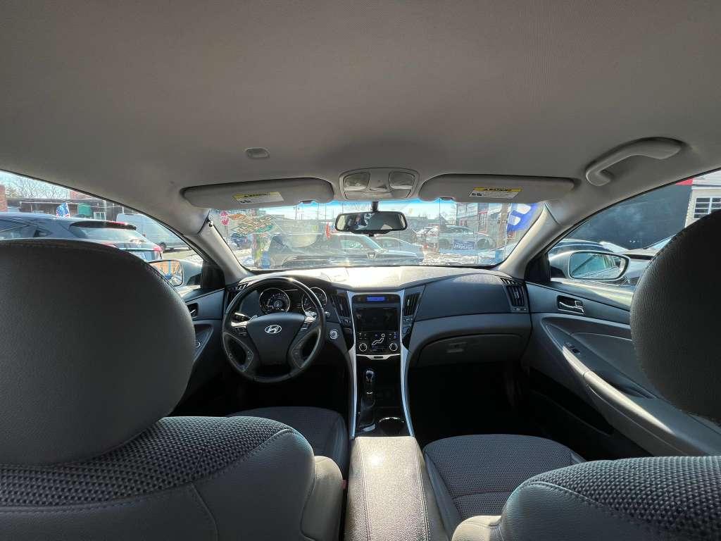 Hyundai Sonata SE 2013