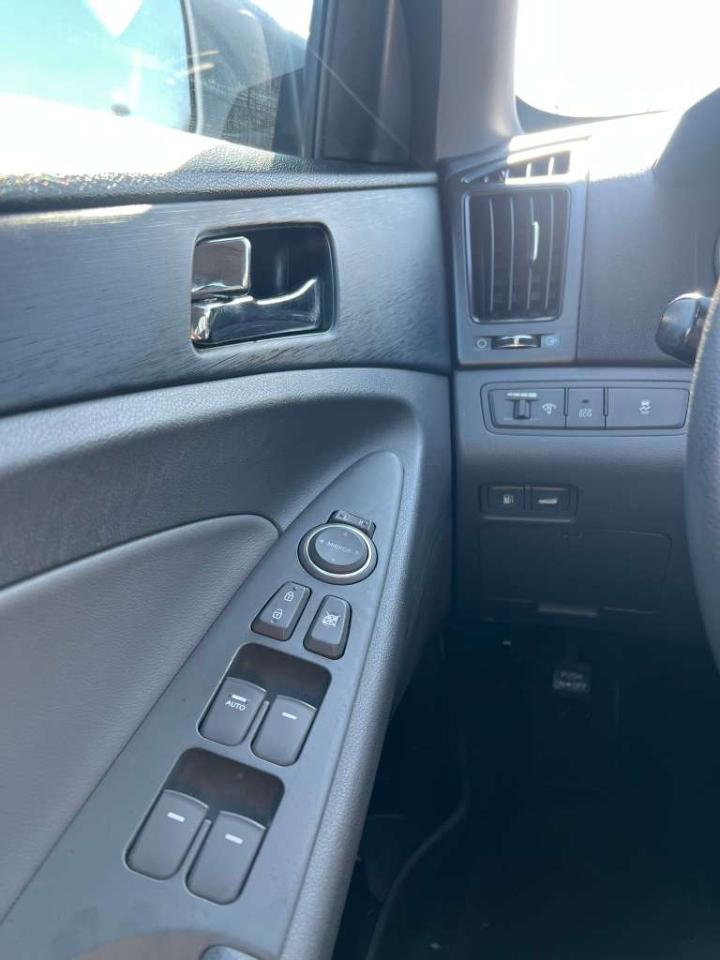 Hyundai Sonata SE 2013