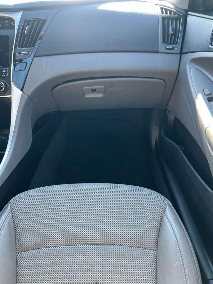 Hyundai Sonata SE 2013