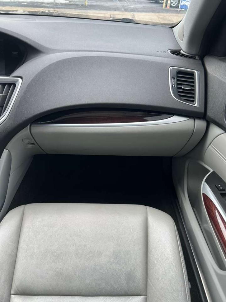 Acura TLX 8-Spd DCT 2016