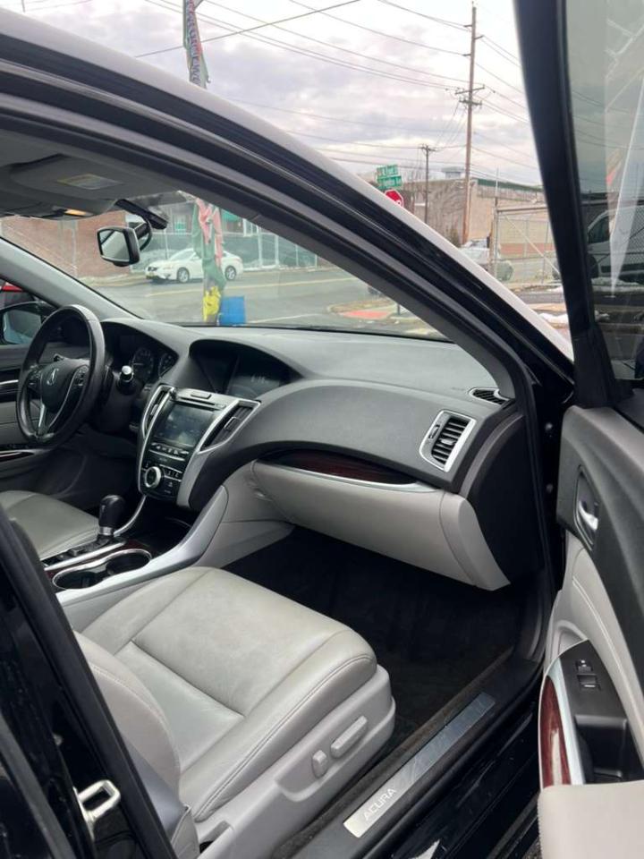 Acura TLX 8-Spd DCT 2016