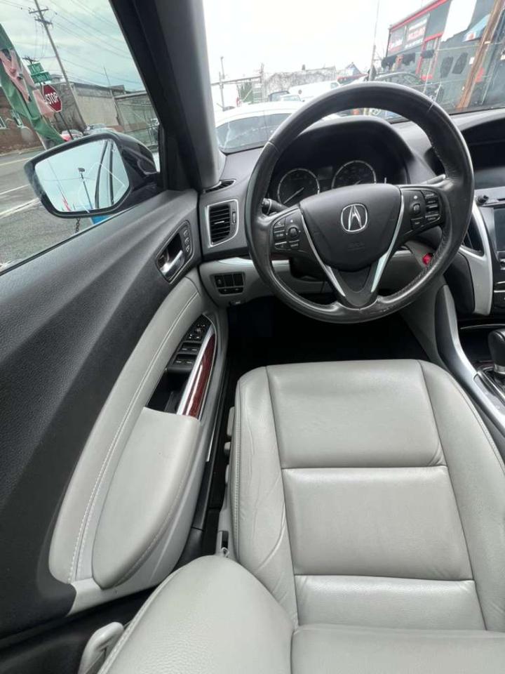 Acura TLX 8-Spd DCT 2016