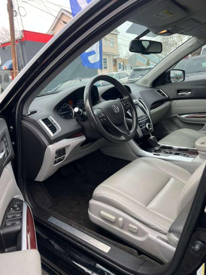 Acura TLX 8-Spd DCT 2016