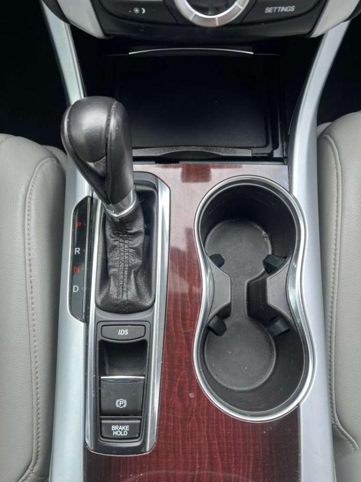 Acura TLX 8-Spd DCT 2016