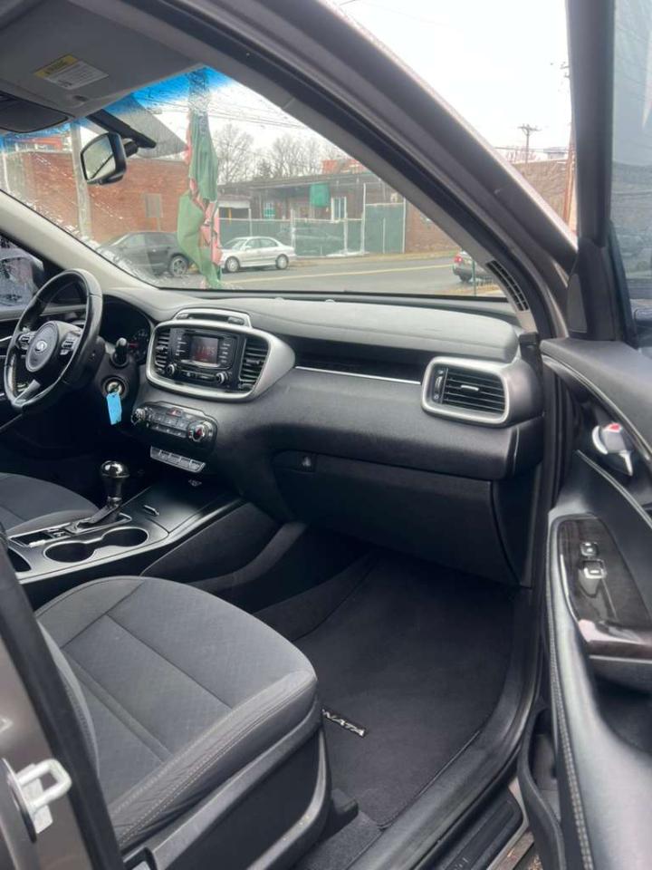 Kia Sorento LX 2WD 2016