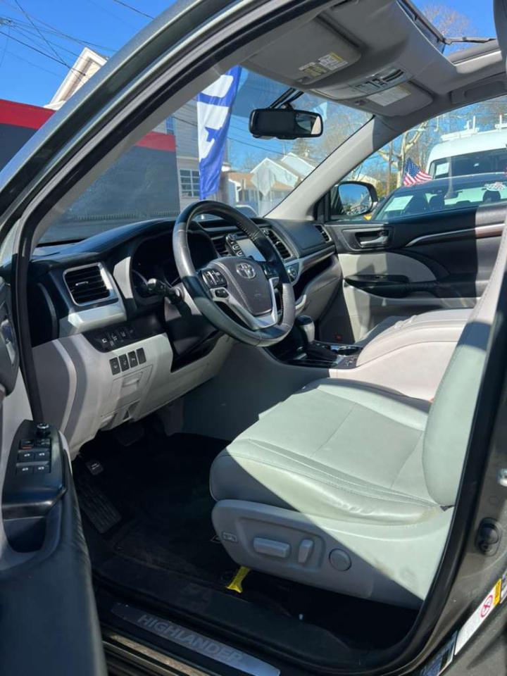 Toyota Highlander Limited AWD V6 2015