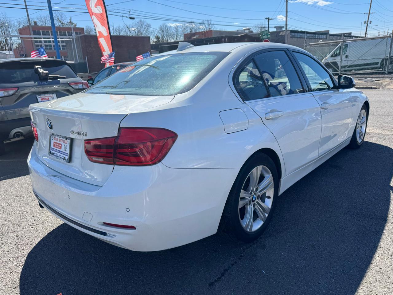 BMW 3-Series 330i xDrive SULEV Sedan 2017