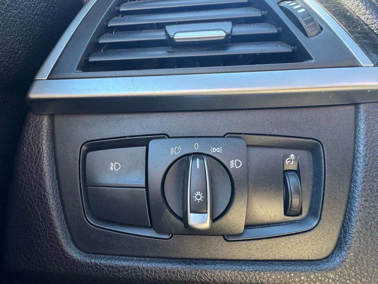 BMW 3-Series 330i xDrive SULEV Sedan 2017