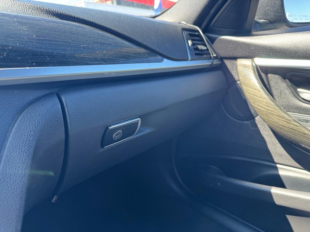 BMW 3-Series 330i xDrive SULEV Sedan 2017