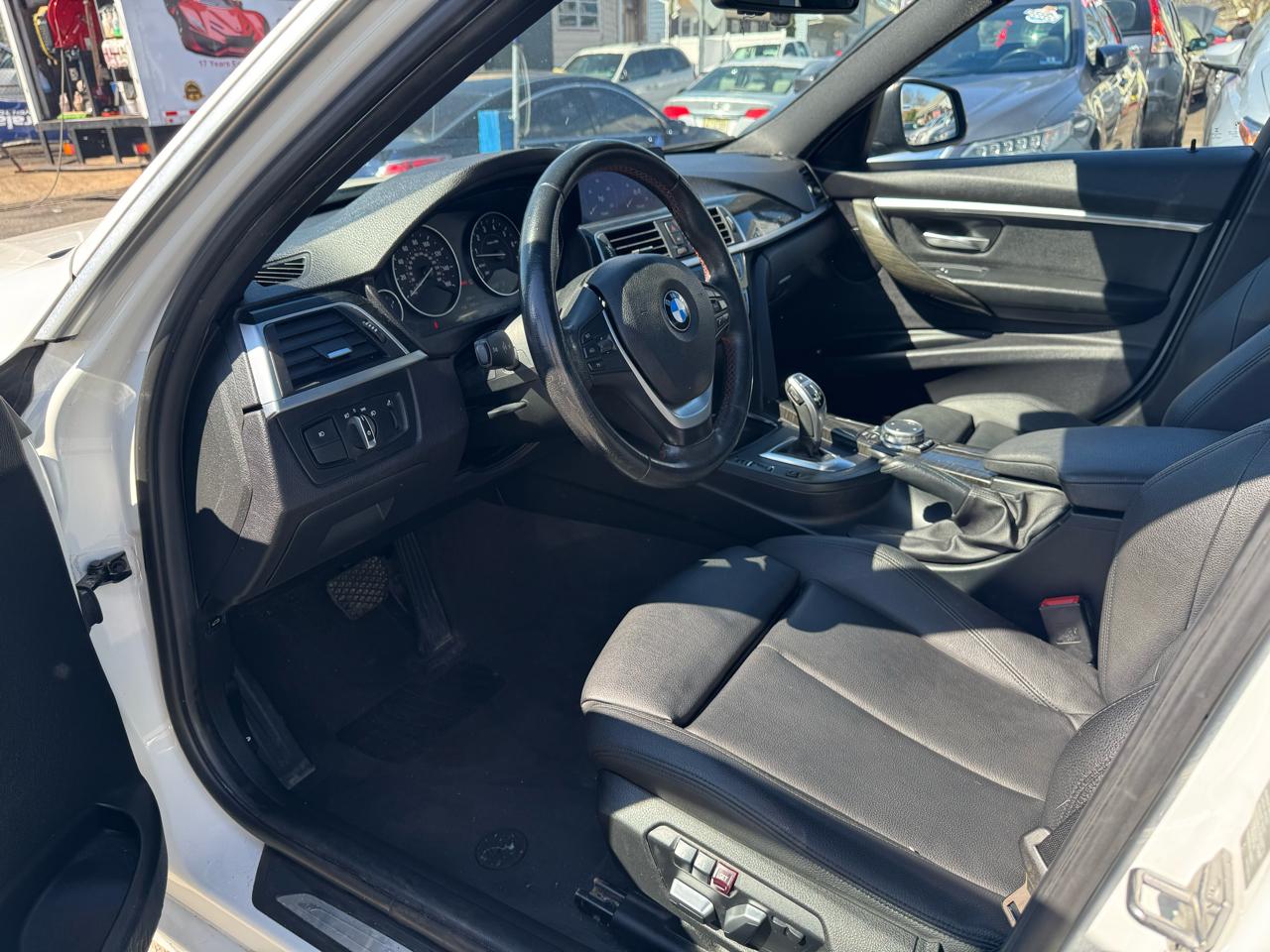 BMW 3-Series 330i xDrive SULEV Sedan 2017