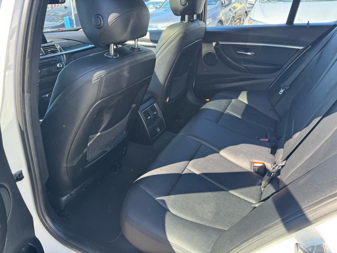 BMW 3-Series 330i xDrive SULEV Sedan 2017