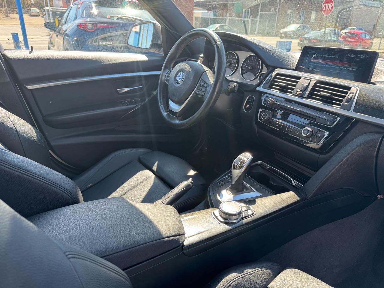 BMW 3-Series 330i xDrive SULEV Sedan 2017