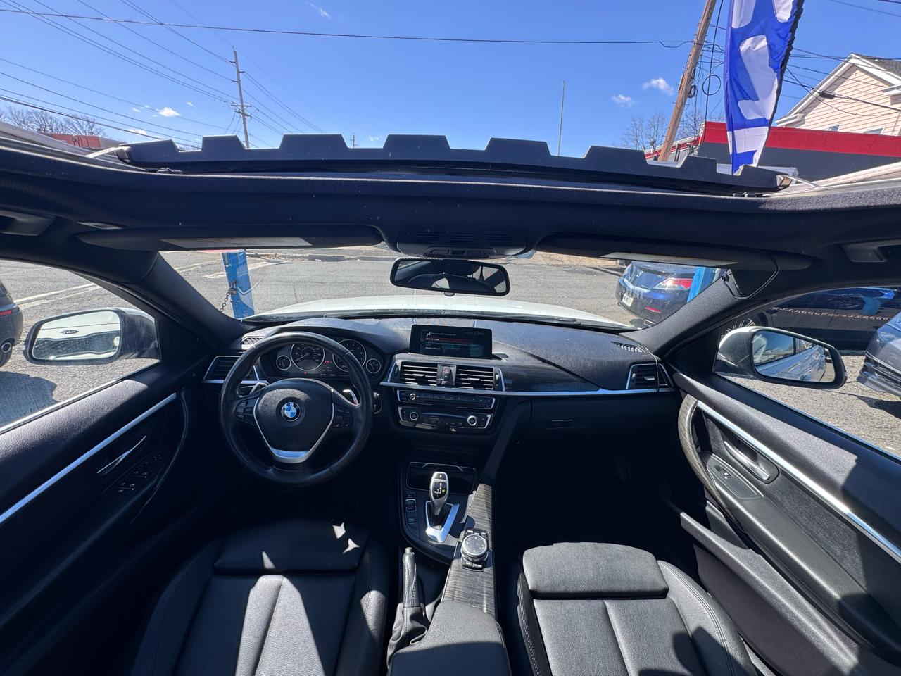 BMW 3-Series 330i xDrive SULEV Sedan 2017