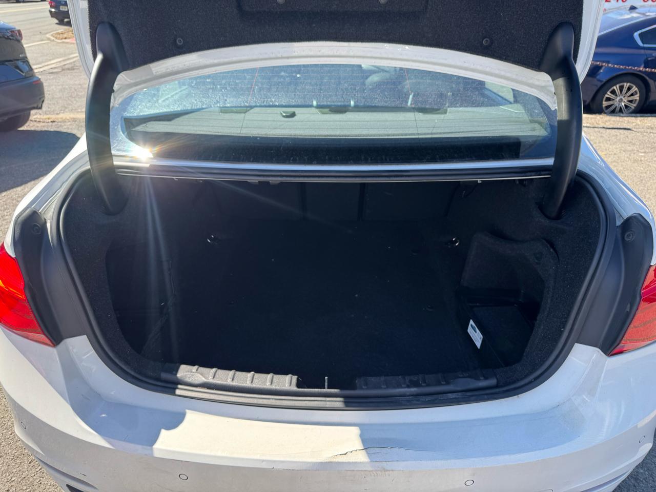 BMW 3-Series 330i xDrive SULEV Sedan 2017