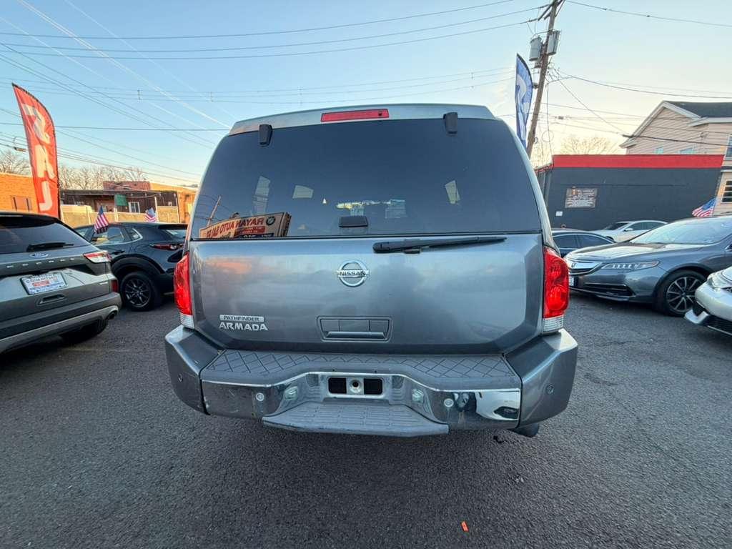 Nissan Armada SE 4WD 2004