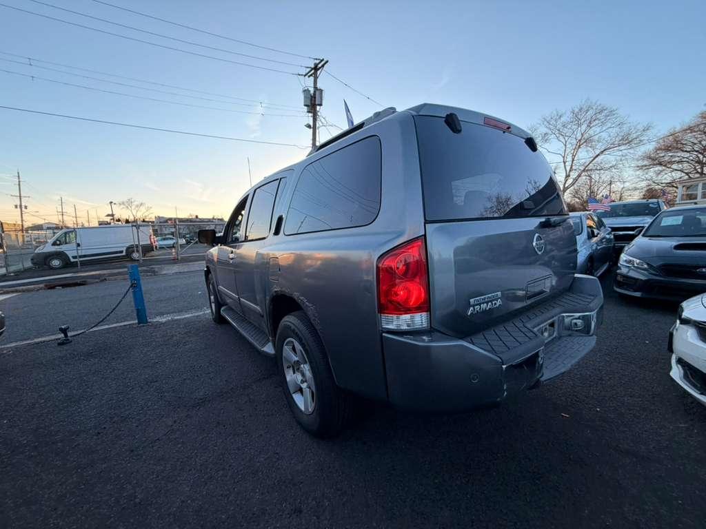 Nissan Armada SE 4WD 2004
