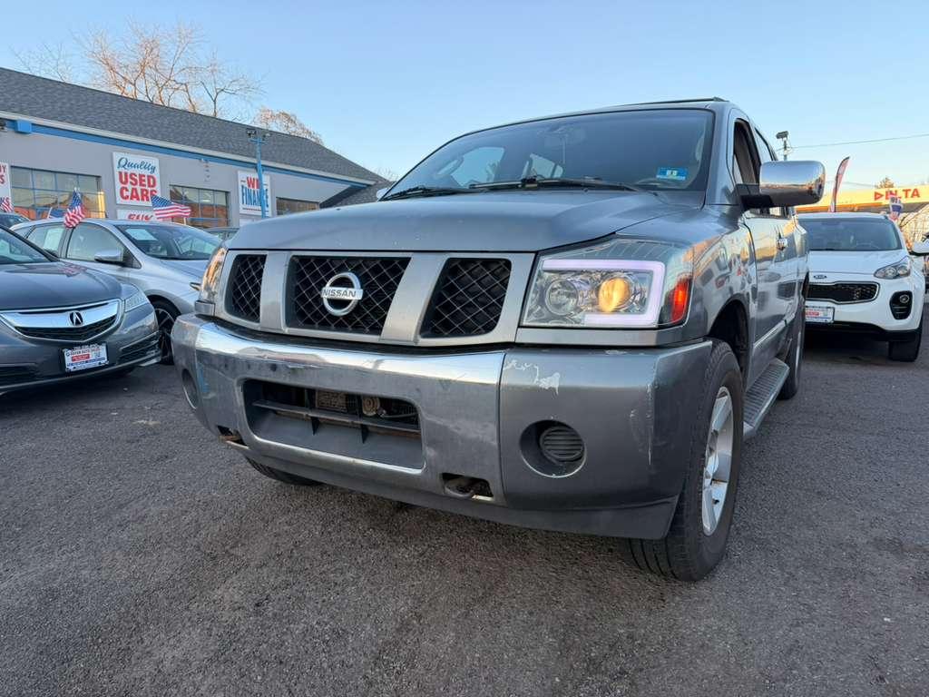 Nissan Armada SE 4WD 2004