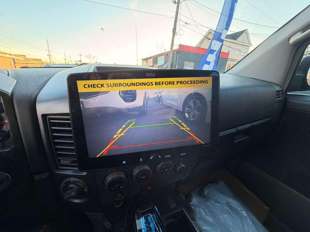 Nissan Armada SE 4WD 2004