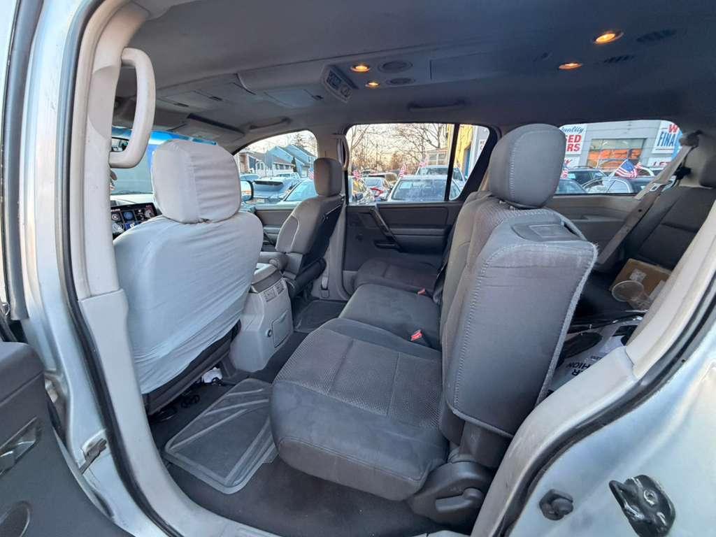 Nissan Armada SE 4WD 2004