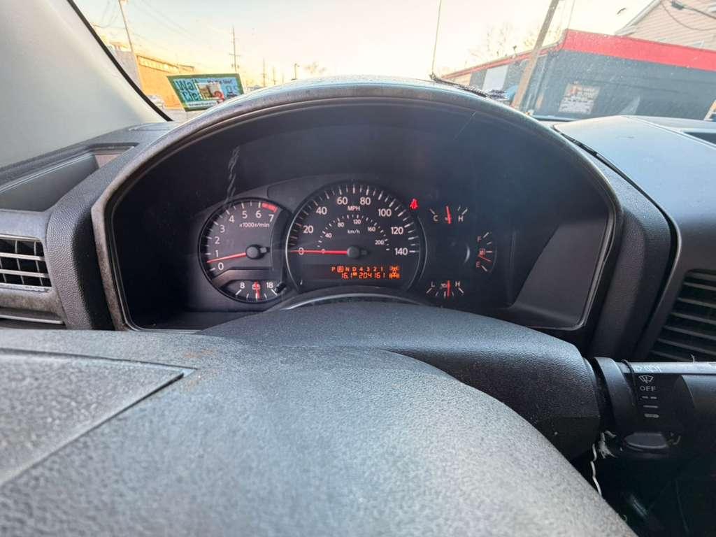 Nissan Armada SE 4WD 2004