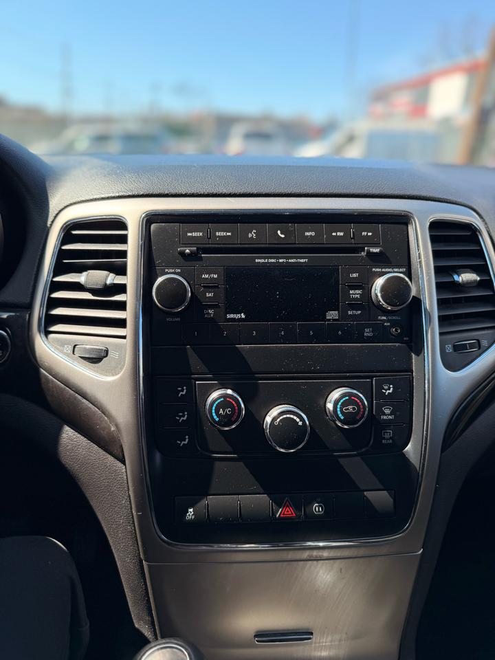 Jeep Grand Cherokee Laredo 4WD 2012