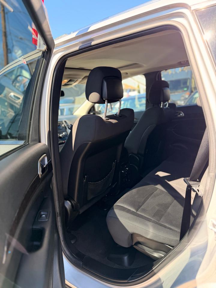 Jeep Grand Cherokee Laredo 4WD 2012