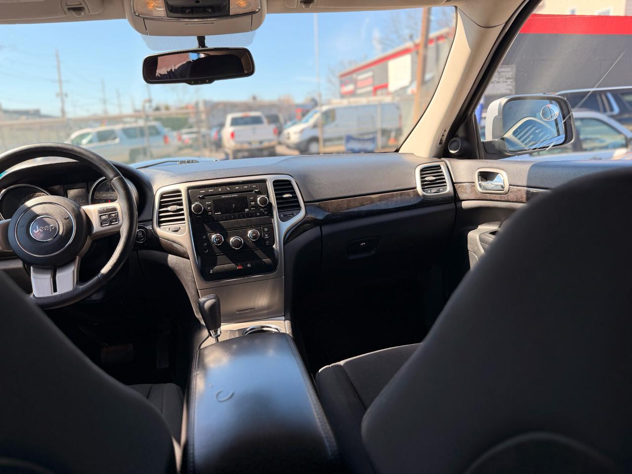 Jeep Grand Cherokee Laredo 4WD 2012