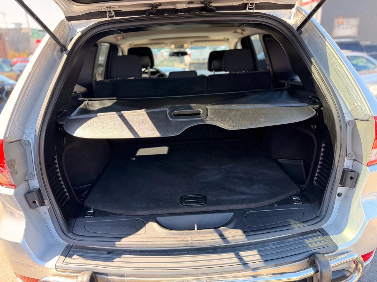 Jeep Grand Cherokee Laredo 4WD 2012