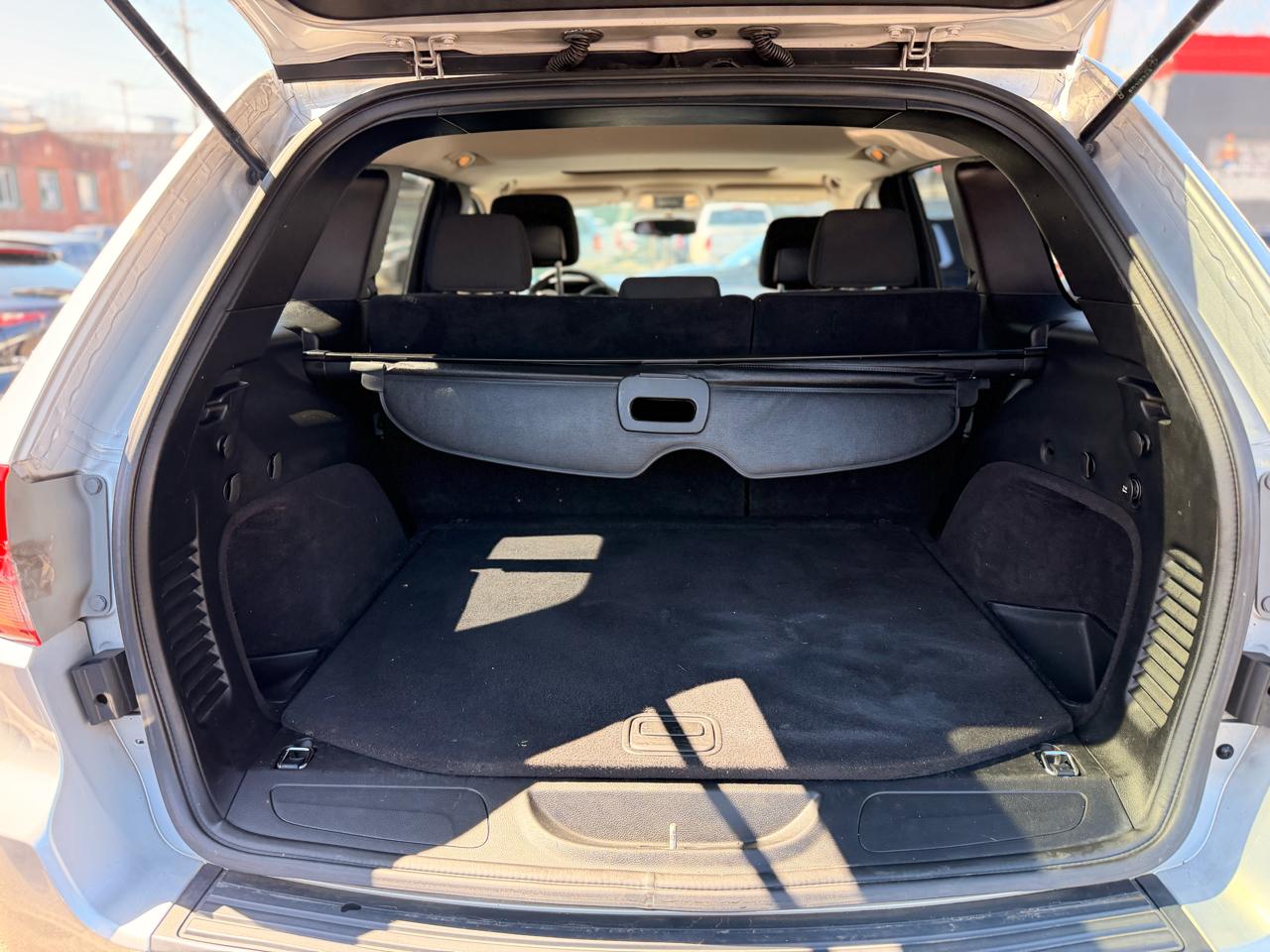 Jeep Grand Cherokee Laredo 4WD 2012