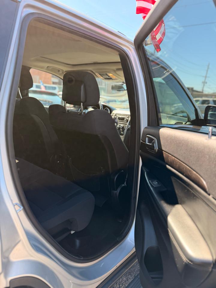 Jeep Grand Cherokee Laredo 4WD 2012