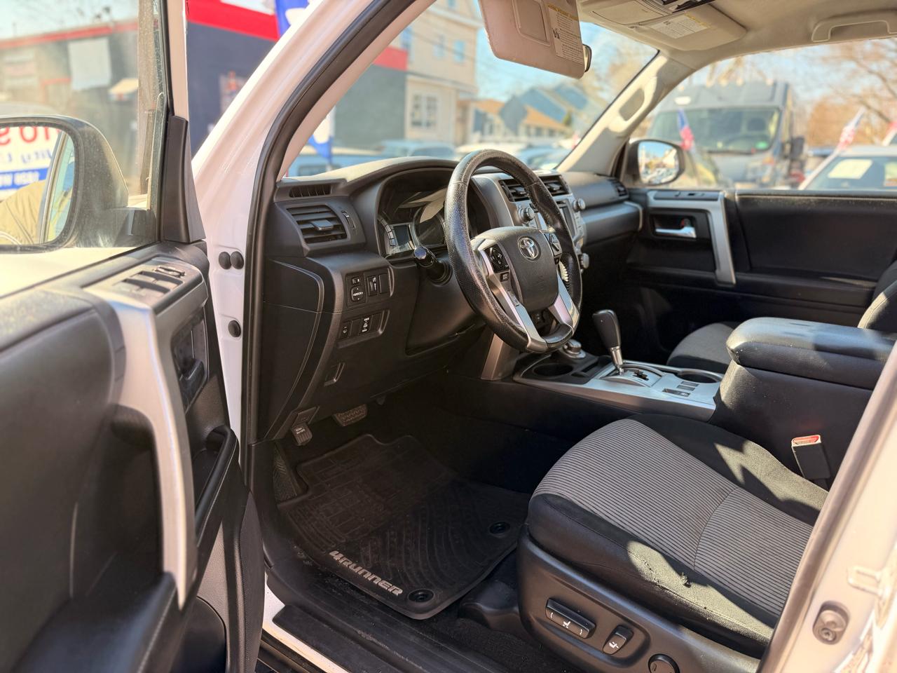 Toyota 4Runner SR5 4WD 2014