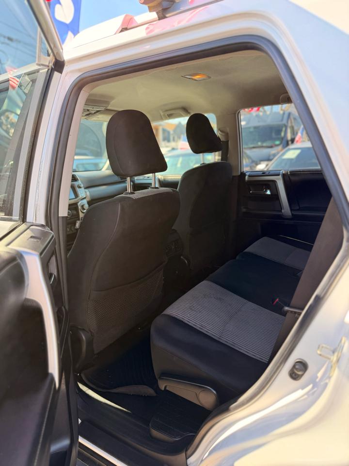 Toyota 4Runner SR5 4WD 2014