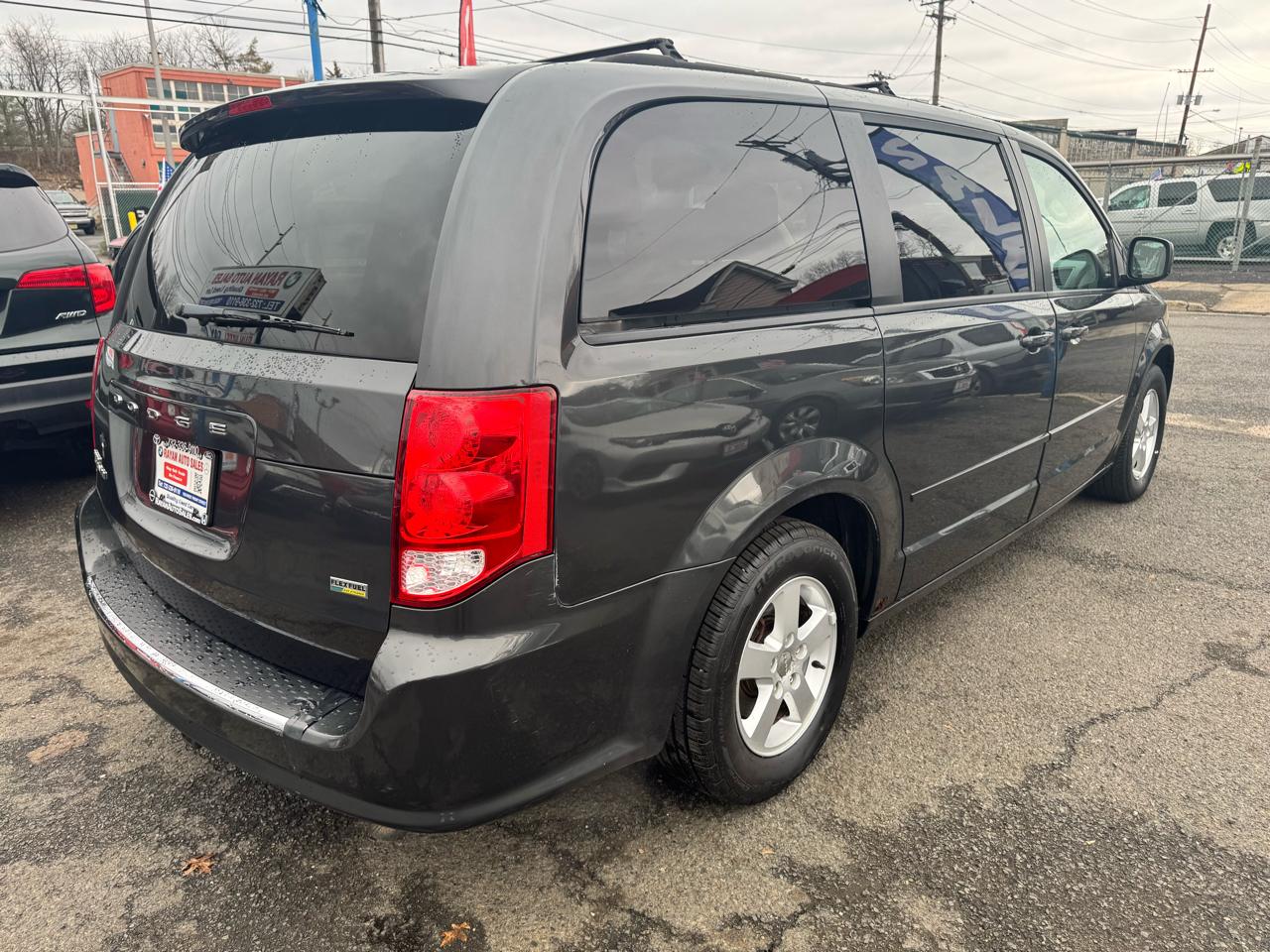 Dodge Grand Caravan SXT 2012