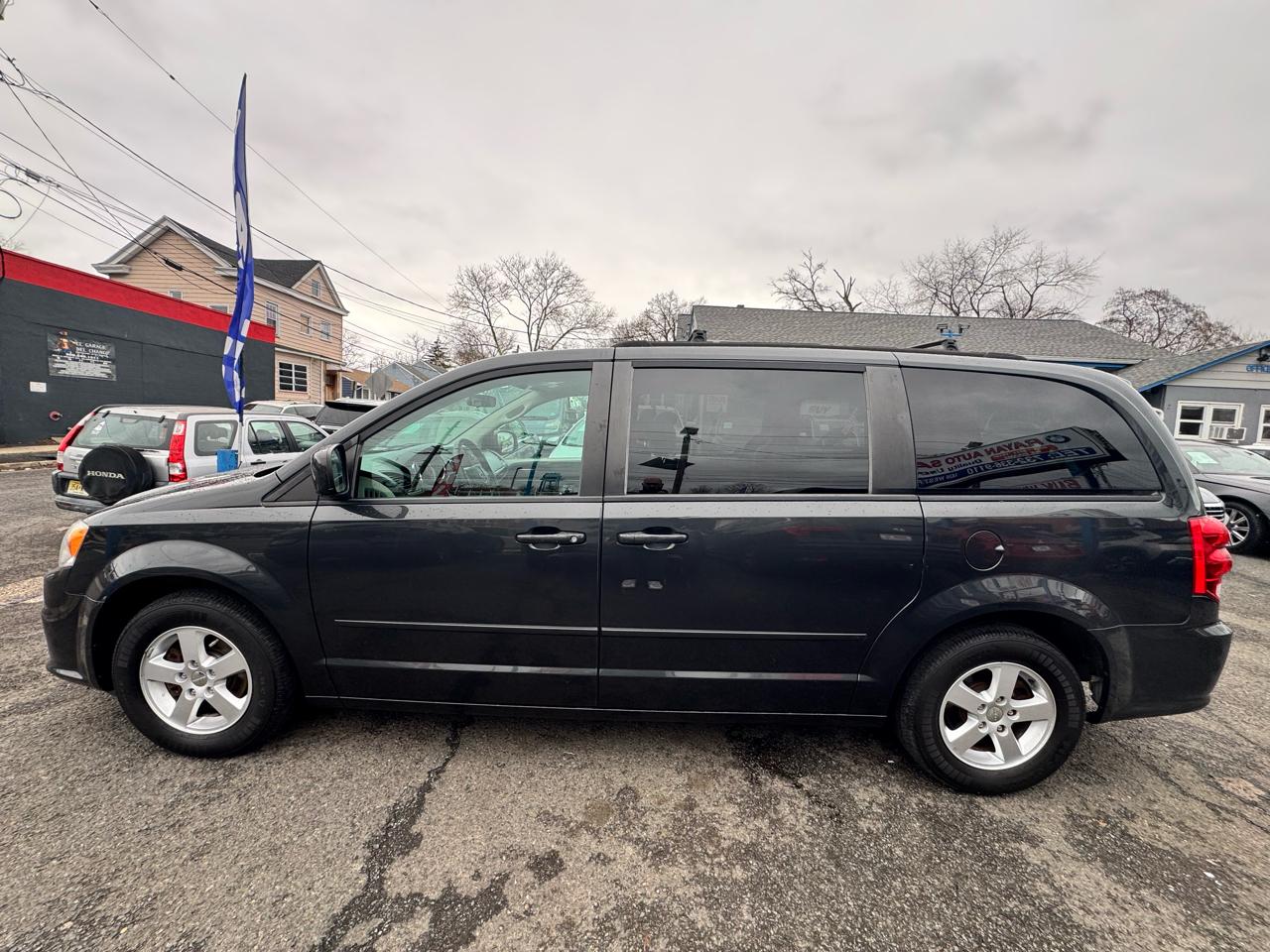 Dodge Grand Caravan SXT 2012