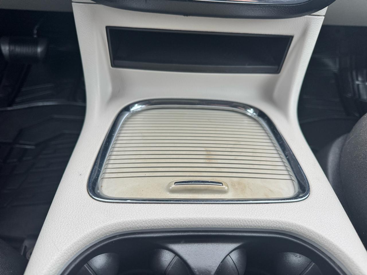 Dodge Grand Caravan SXT 2012