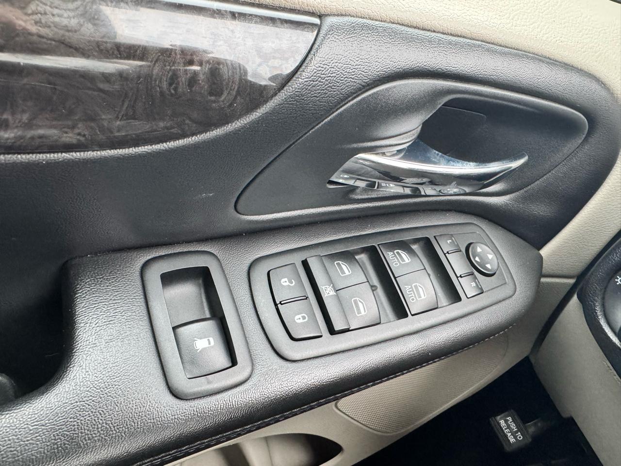 Dodge Grand Caravan SXT 2012