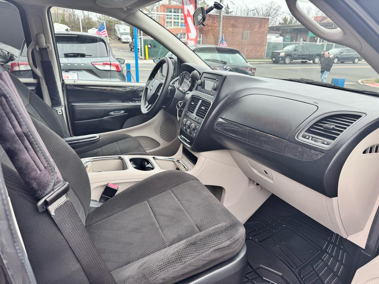 Dodge Grand Caravan SXT 2012