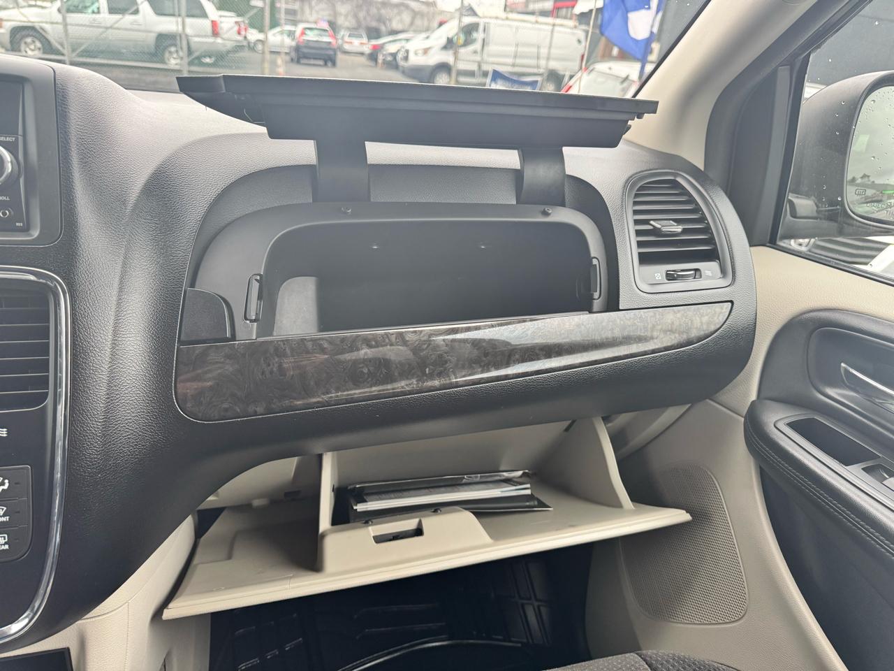 Dodge Grand Caravan SXT 2012