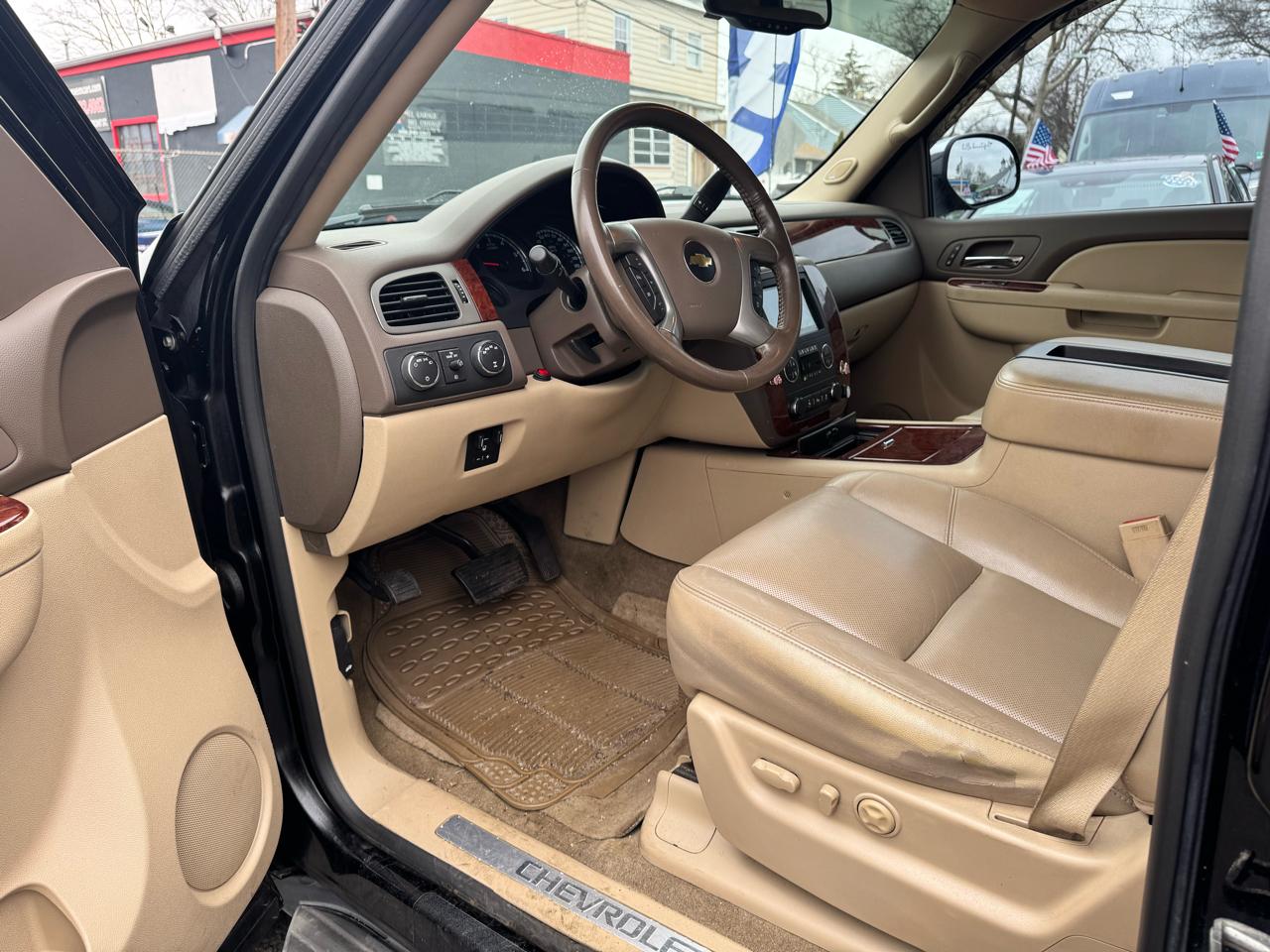 Chevrolet Avalanche LTZ 4WD 2013