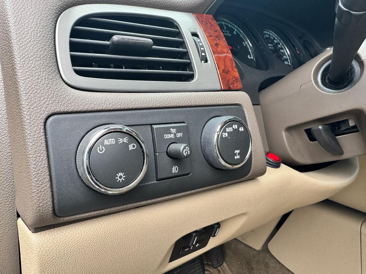 Chevrolet Avalanche LTZ 4WD 2013