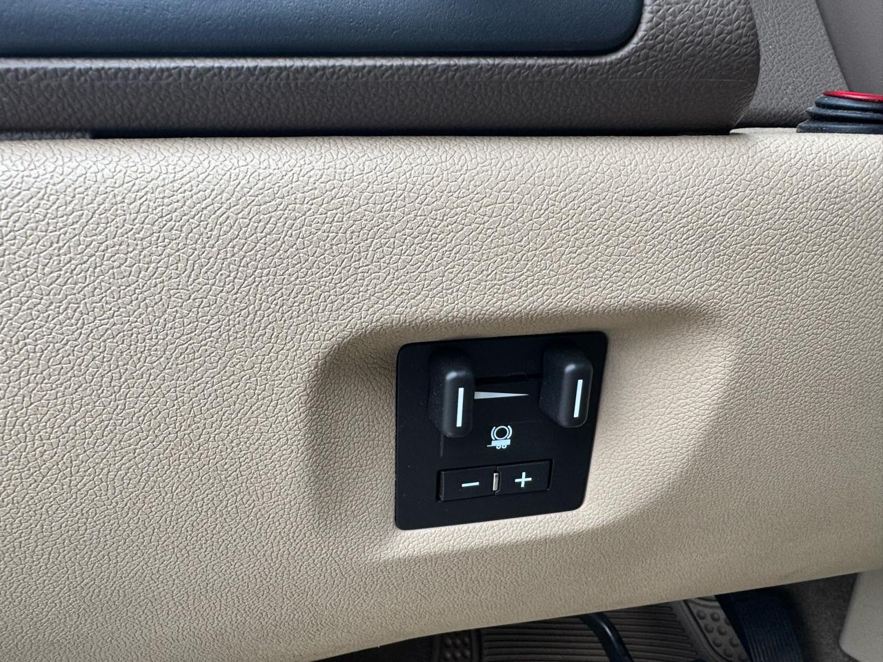 Chevrolet Avalanche LTZ 4WD 2013