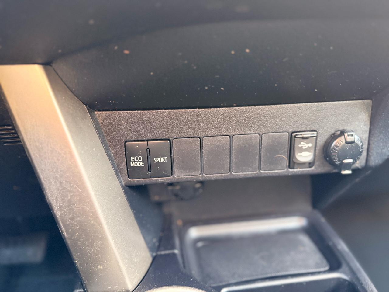 Toyota RAV4 XLE AWD 2015