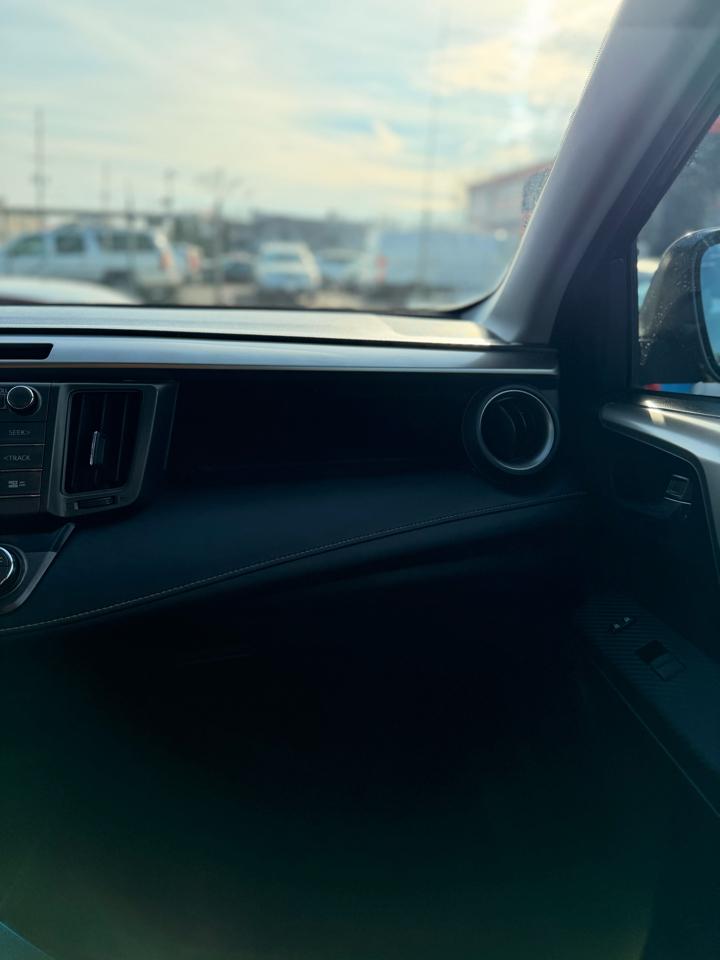 Toyota RAV4 XLE AWD 2015