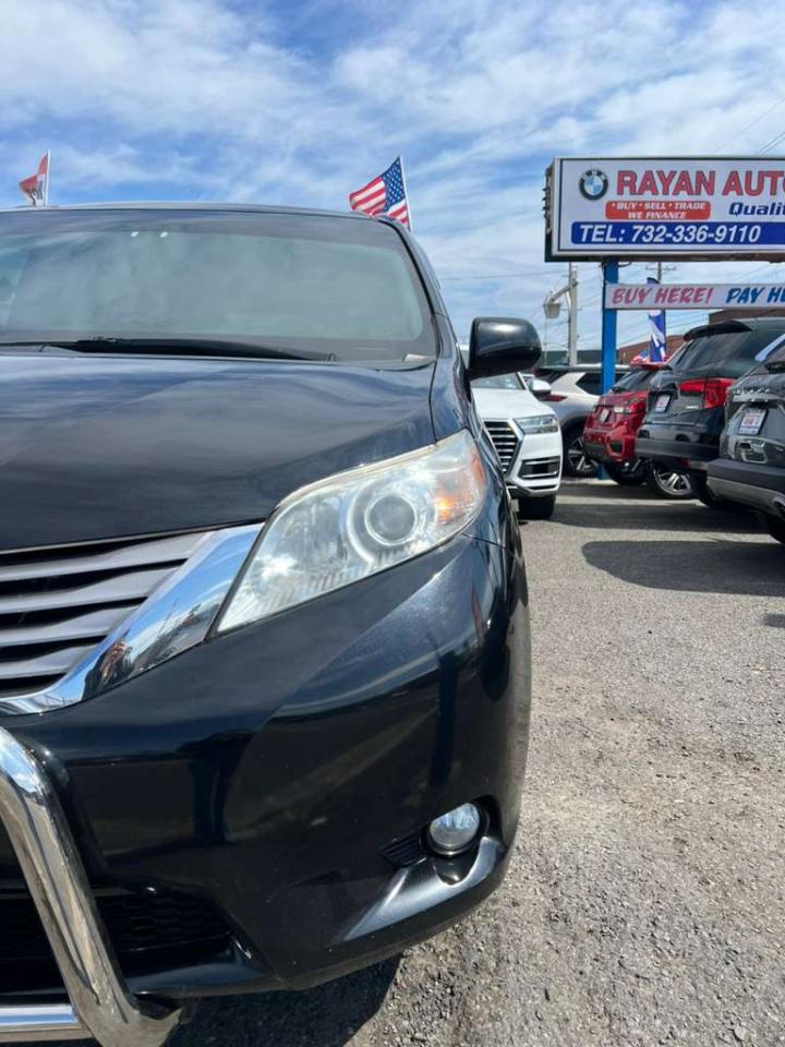 Toyota Sienna Limited Premium 7-Passenger 2017