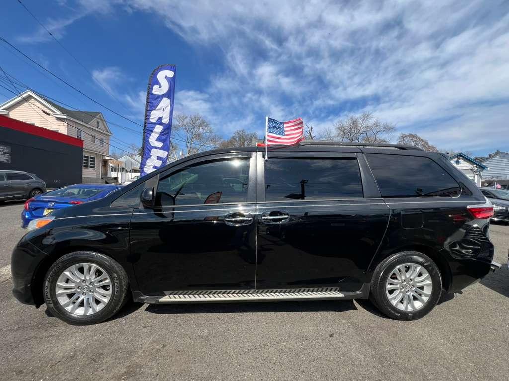 Toyota Sienna Limited Premium 7-Passenger 2017