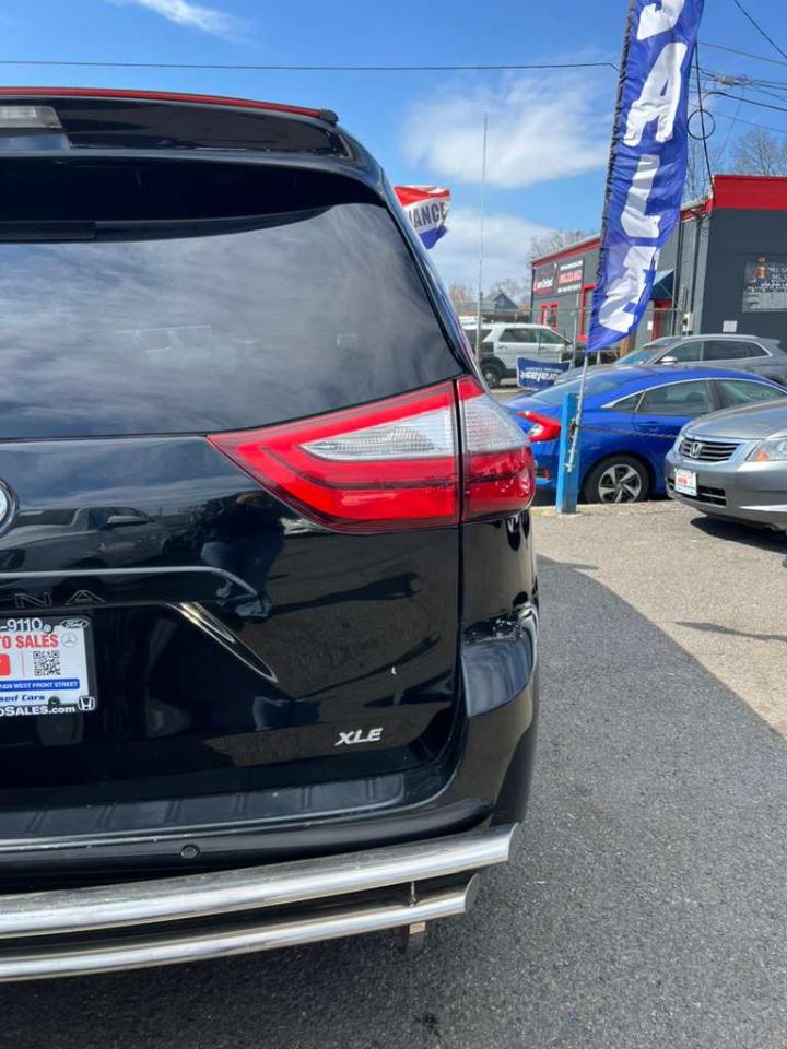 Toyota Sienna Limited Premium 7-Passenger 2017