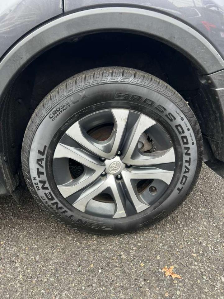 Toyota RAV4 LE AWD 2018