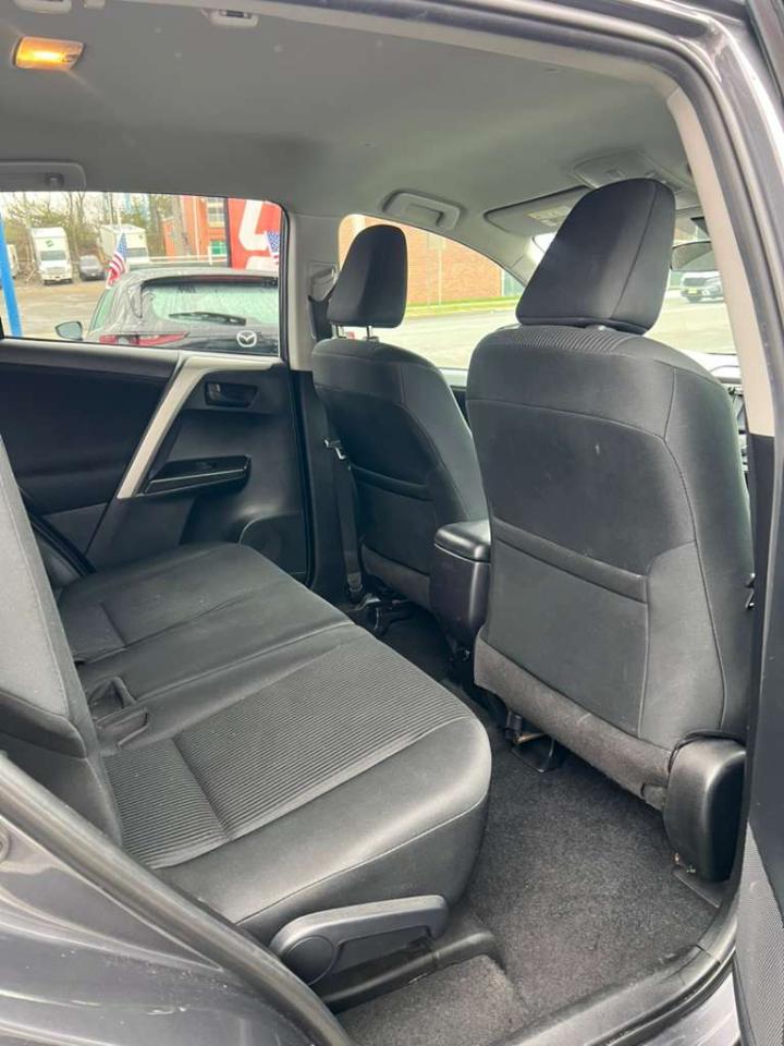 Toyota RAV4 LE AWD 2018